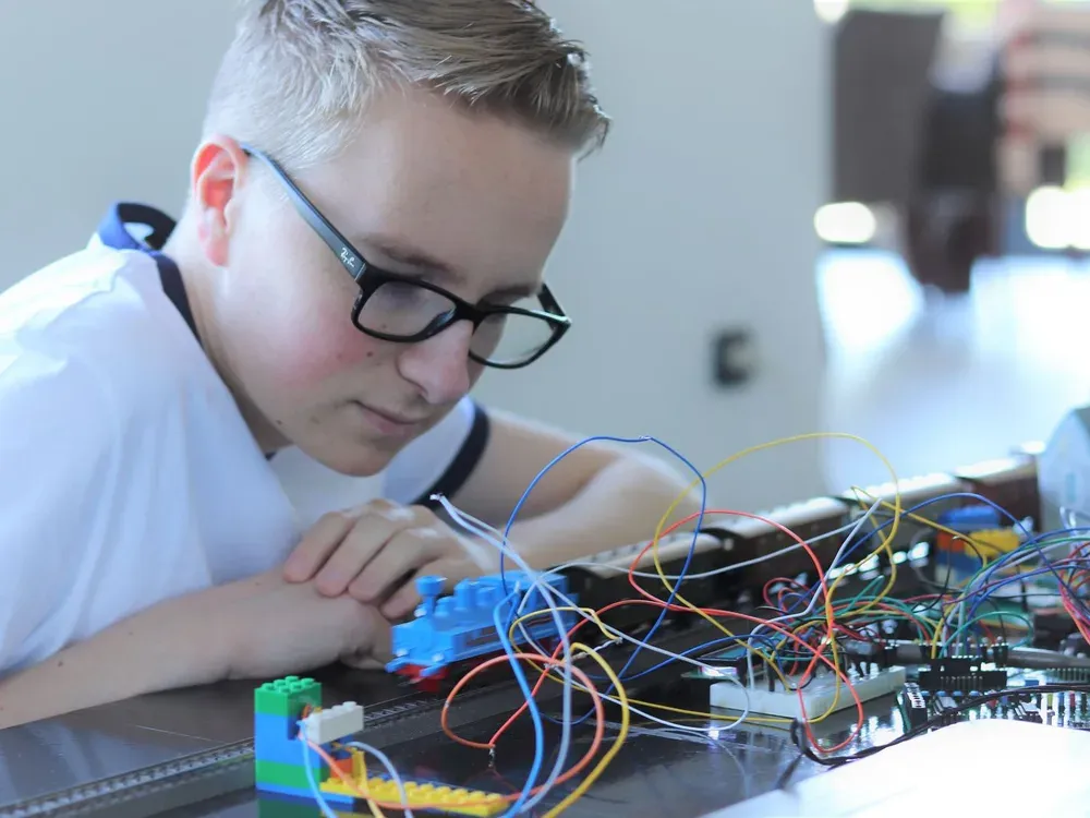 Las bases de la electrónica para niños (guía)